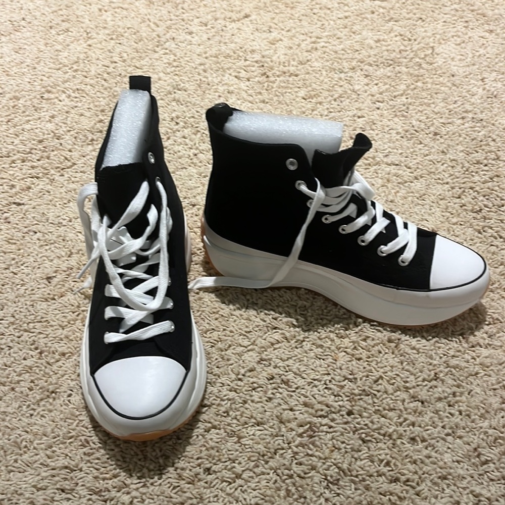 Madden Girl Sneakers Size 9